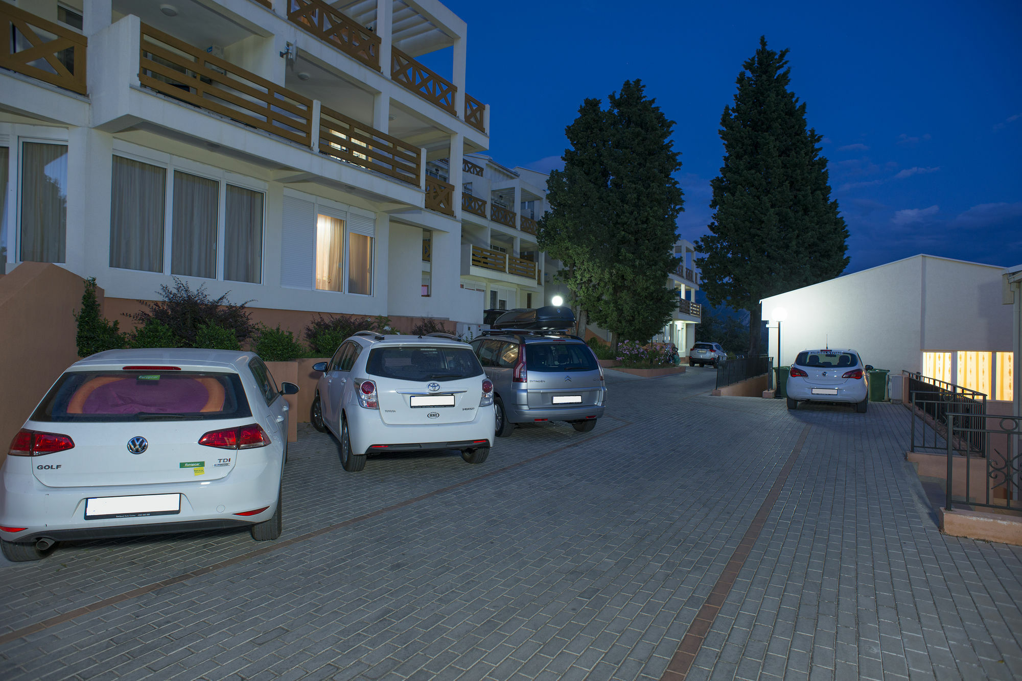 Berg Apartments Bar Exterior foto